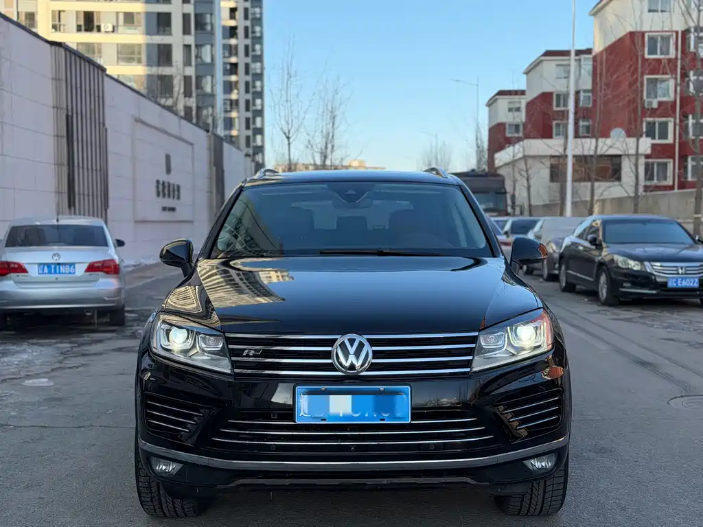 VOLKSWAGEN TOUAREG