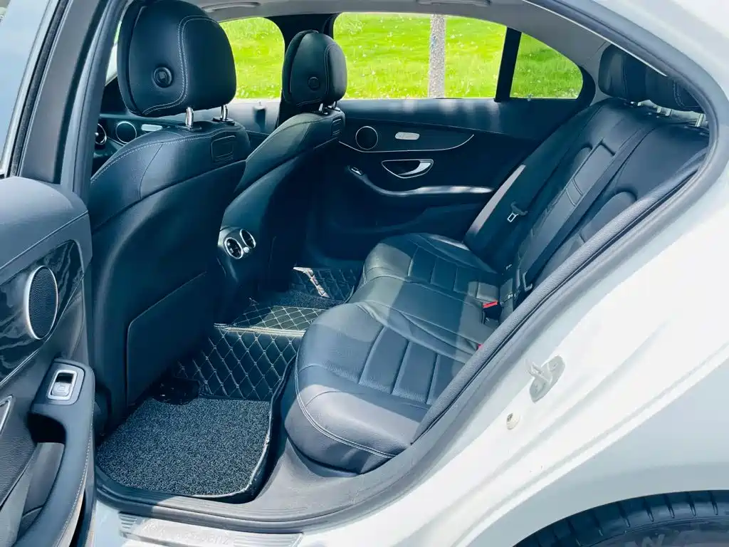 Mercedes-Benz C-Class — миниатюра 9