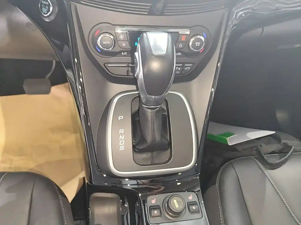 Ford Kuga — миниатюра 14