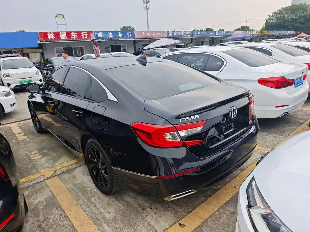 Honda Accord — миниатюра 14