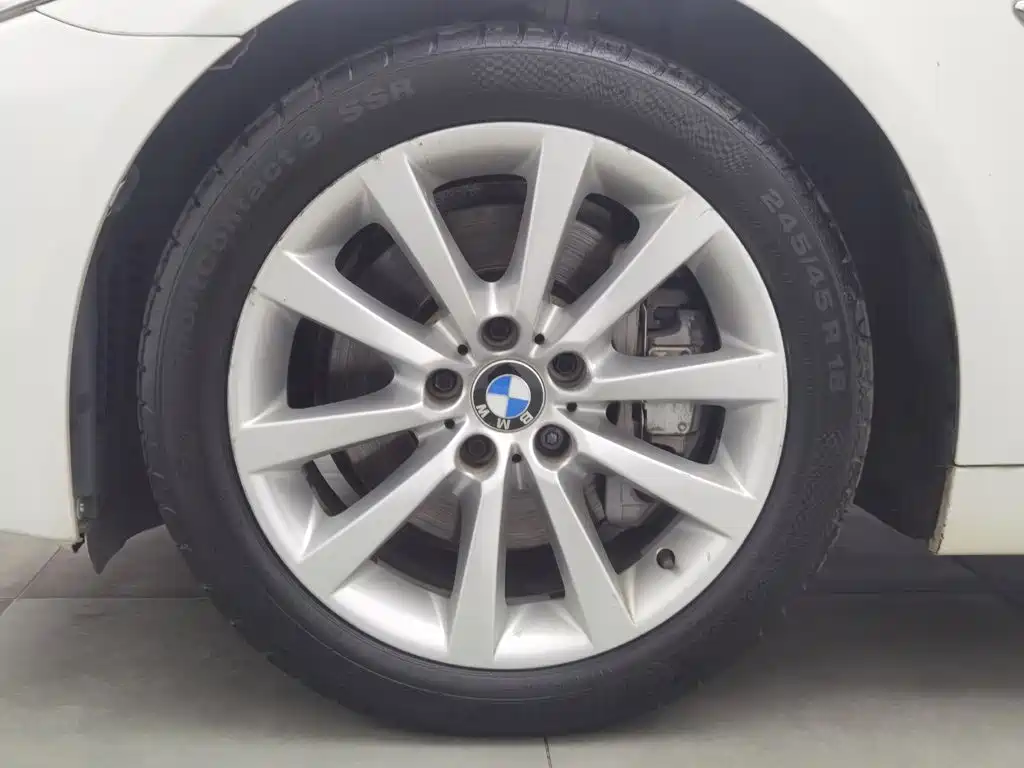 BMW 5 Series — миниатюра 17
