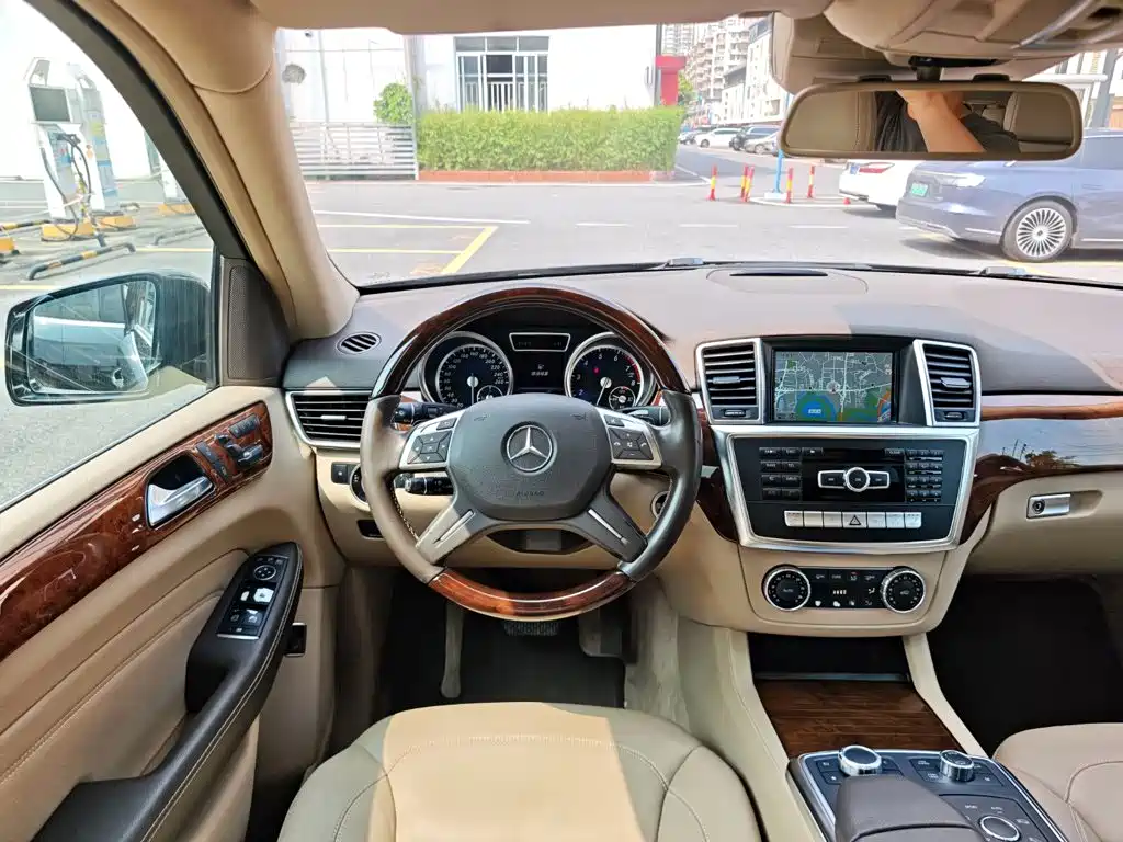 Mercedes-Benz M-Class — миниатюра 18