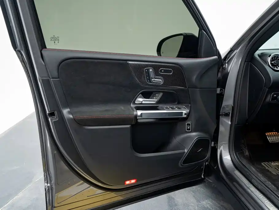 Mercedes-Benz GLB AMG — миниатюра 24