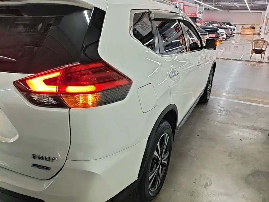 Nissan X-Trail — миниатюра 7