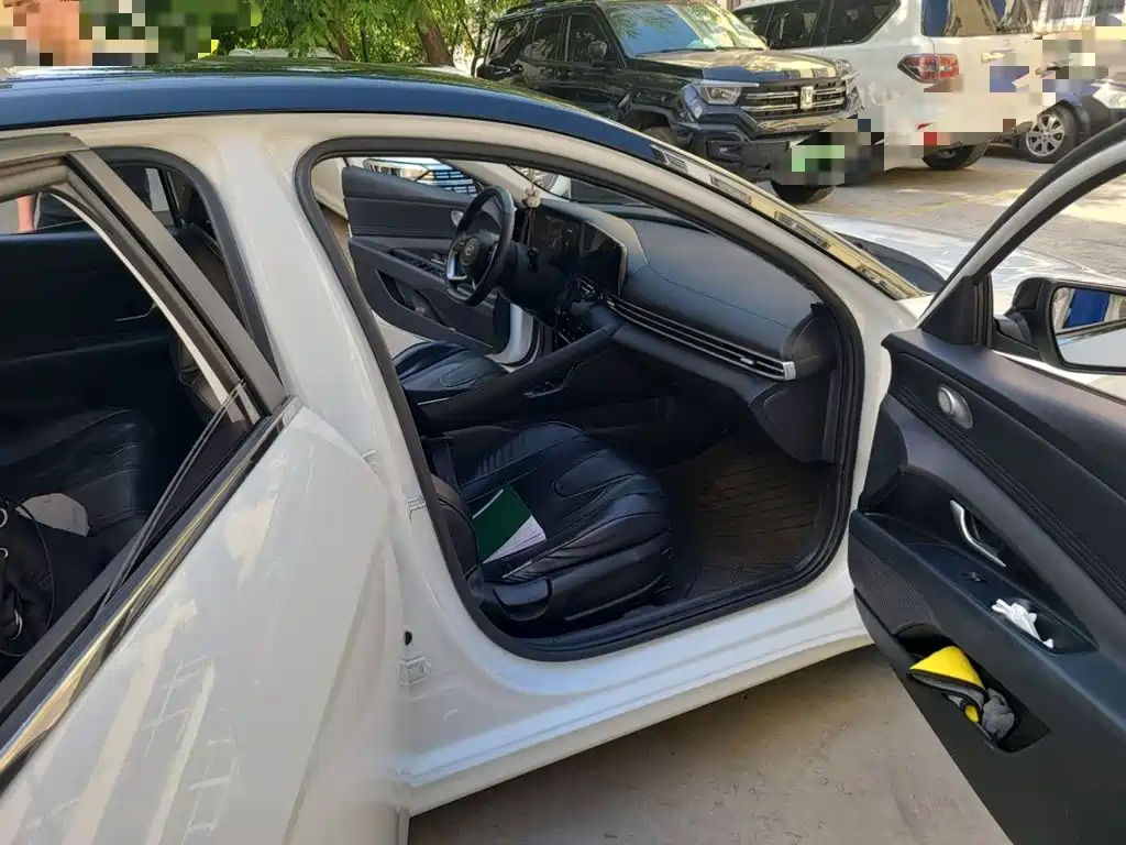 Hyundai Elantra — миниатюра 19