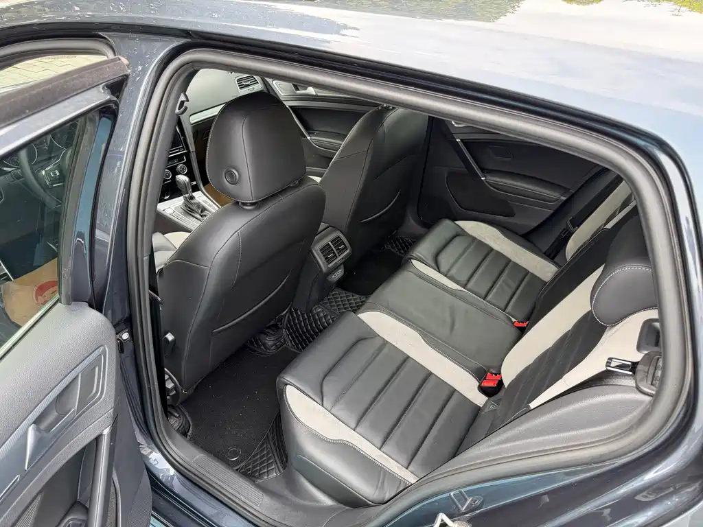 Volkswagen Golf — миниатюра 10