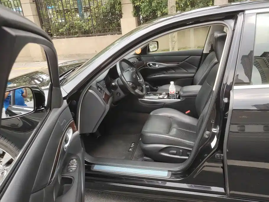 Infiniti Q70 — миниатюра 9