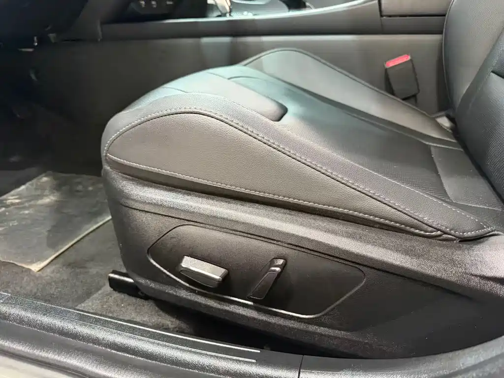 Hyundai Elantra — миниатюра 12