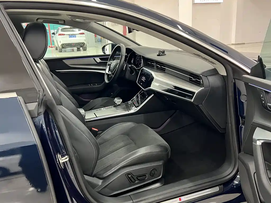Audi A7L — миниатюра 9