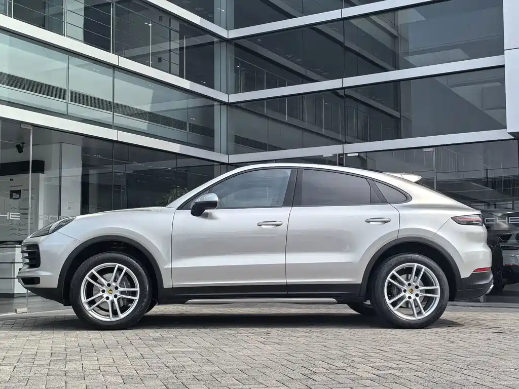 Porsche Cayenne — миниатюра 5