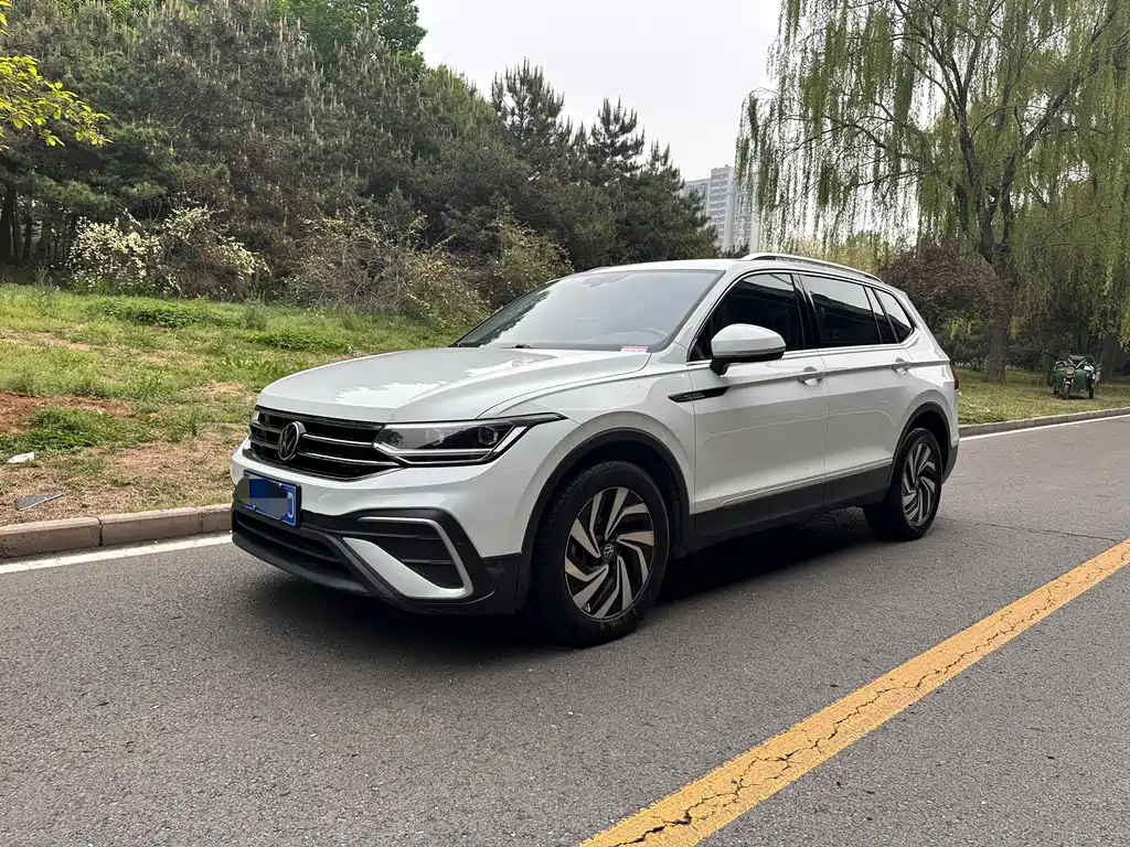 Volkswagen Tiguan L 2023
