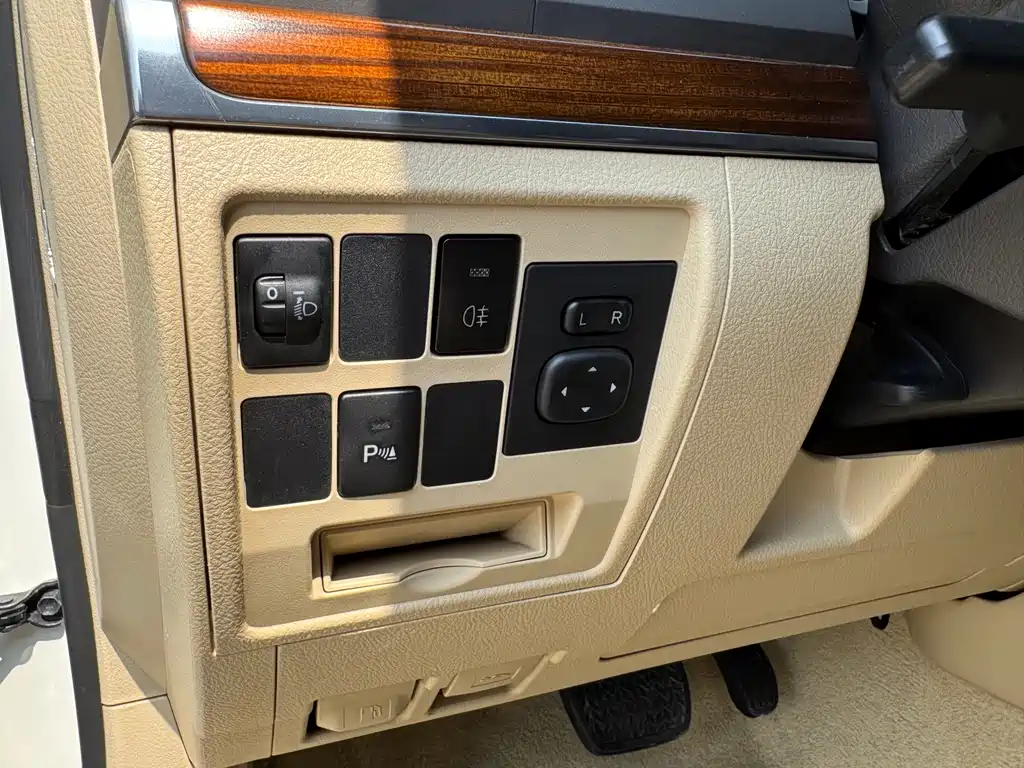 Toyota Land Cruiser — миниатюра 12