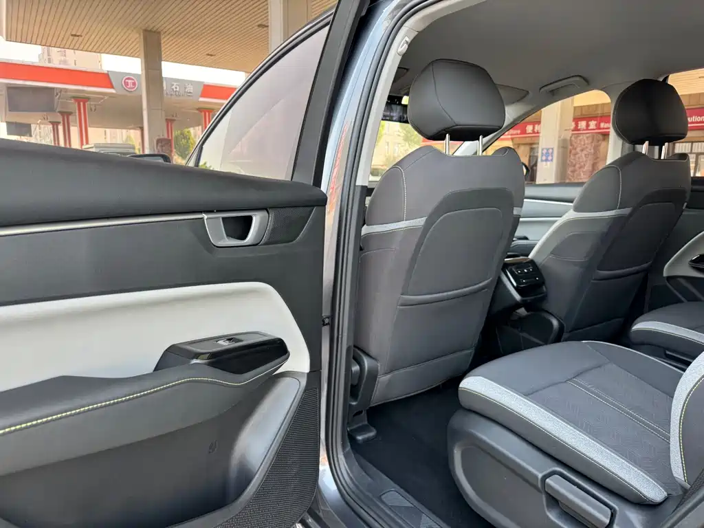 Wuling Victory — миниатюра 6