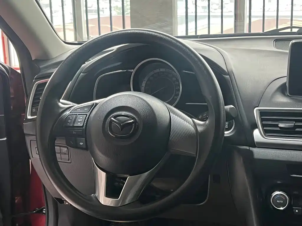 Mazda 3 Axela — миниатюра 8