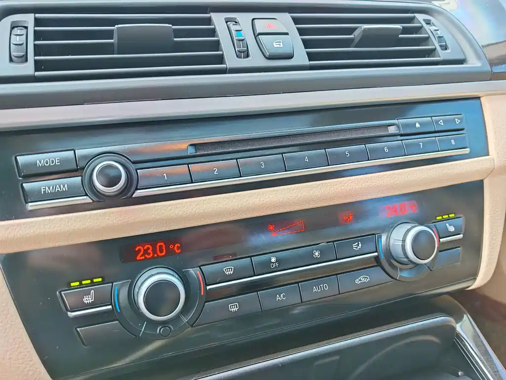 BMW 5 Series — миниатюра 25