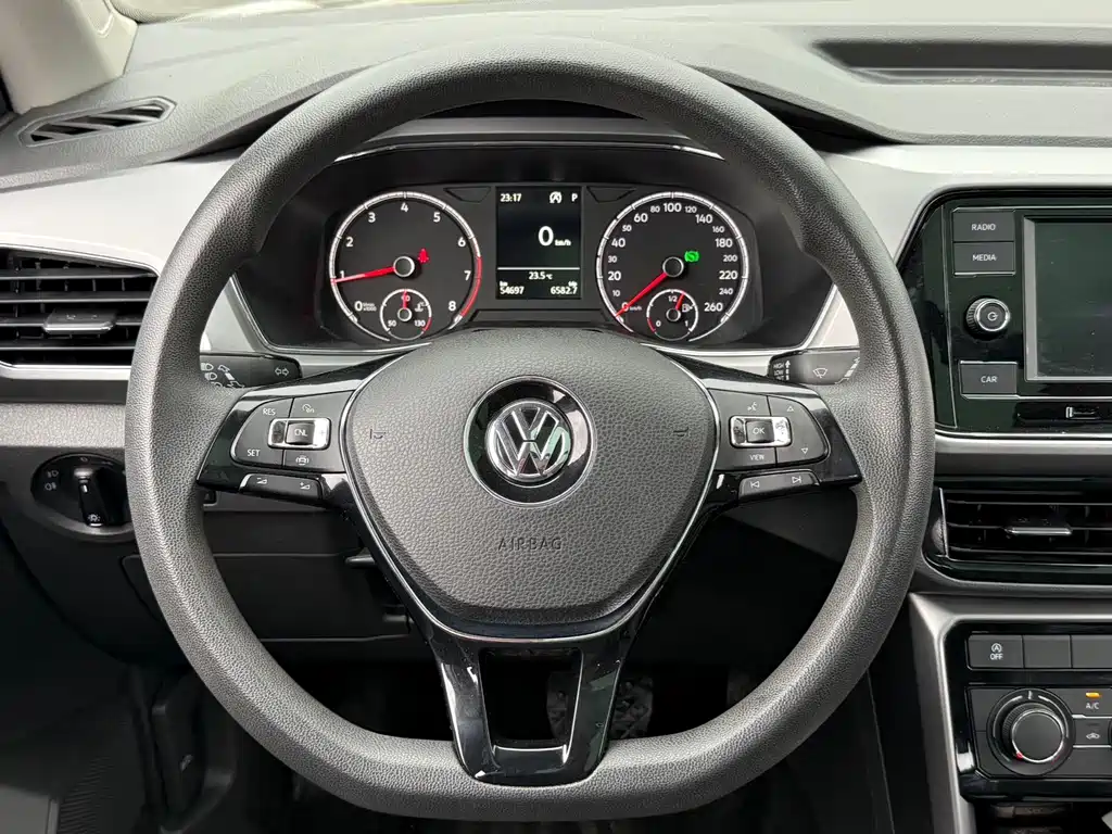 Volkswagen T-Cross — миниатюра 10