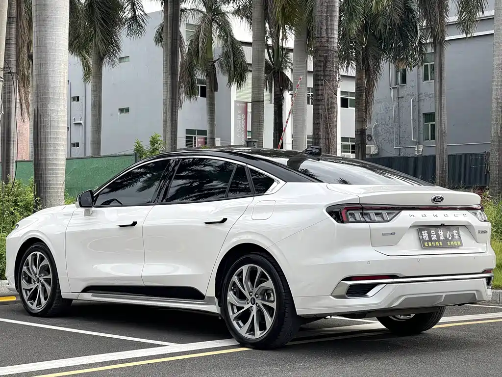 Ford Mondeo — миниатюра 7