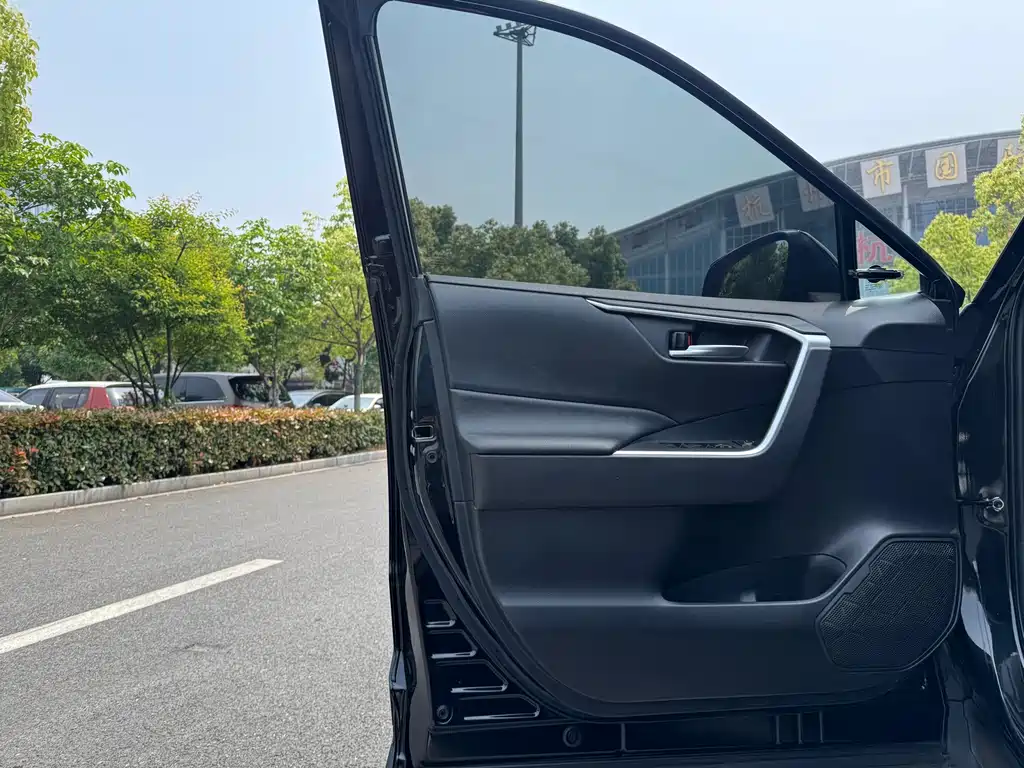 Toyota Wildlander — миниатюра 10