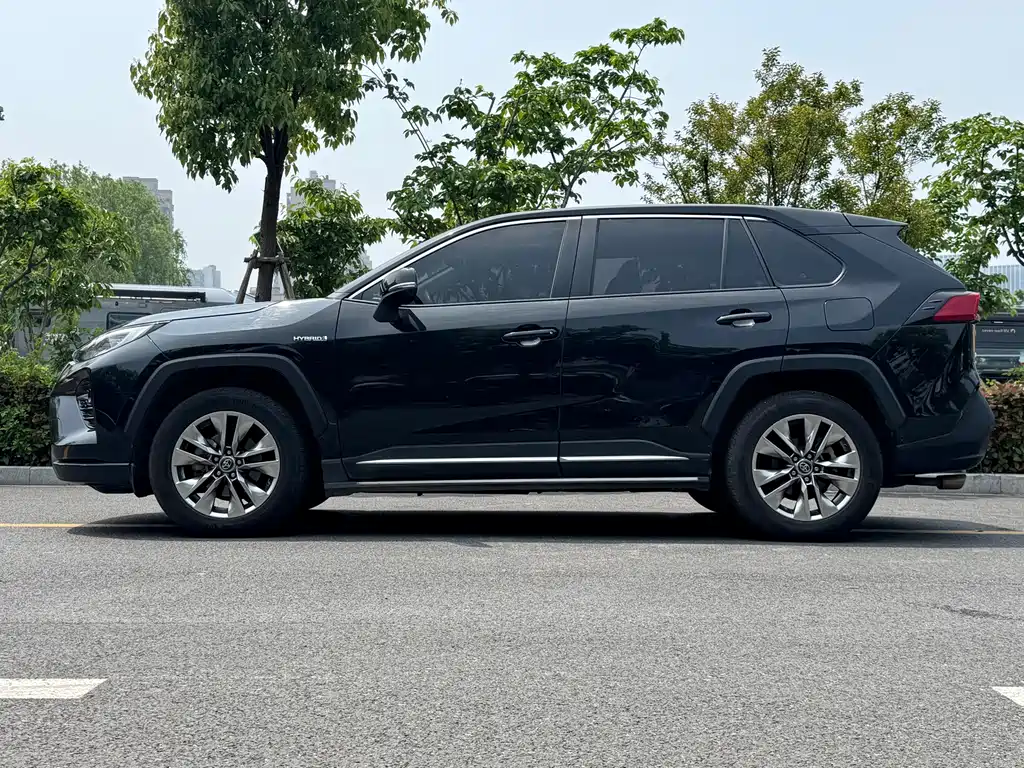 Toyota Wildlander — миниатюра 5