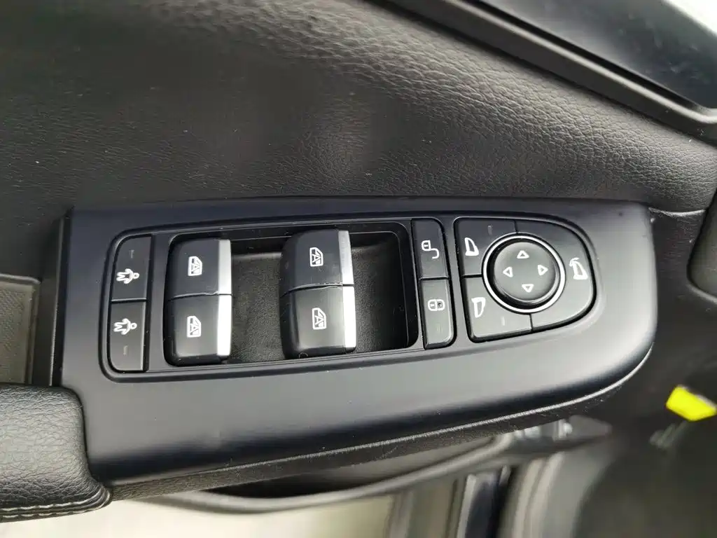 BYD Tang — миниатюра 9