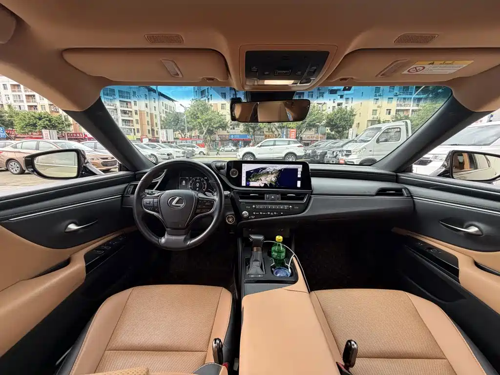 Lexus ES — миниатюра 11