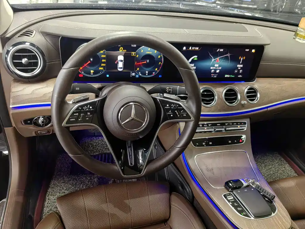 Mercedes-Benz E-Class — миниатюра 7