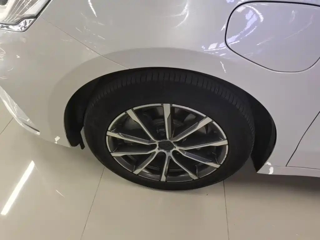 Geely Borui Hybrid — миниатюра 23