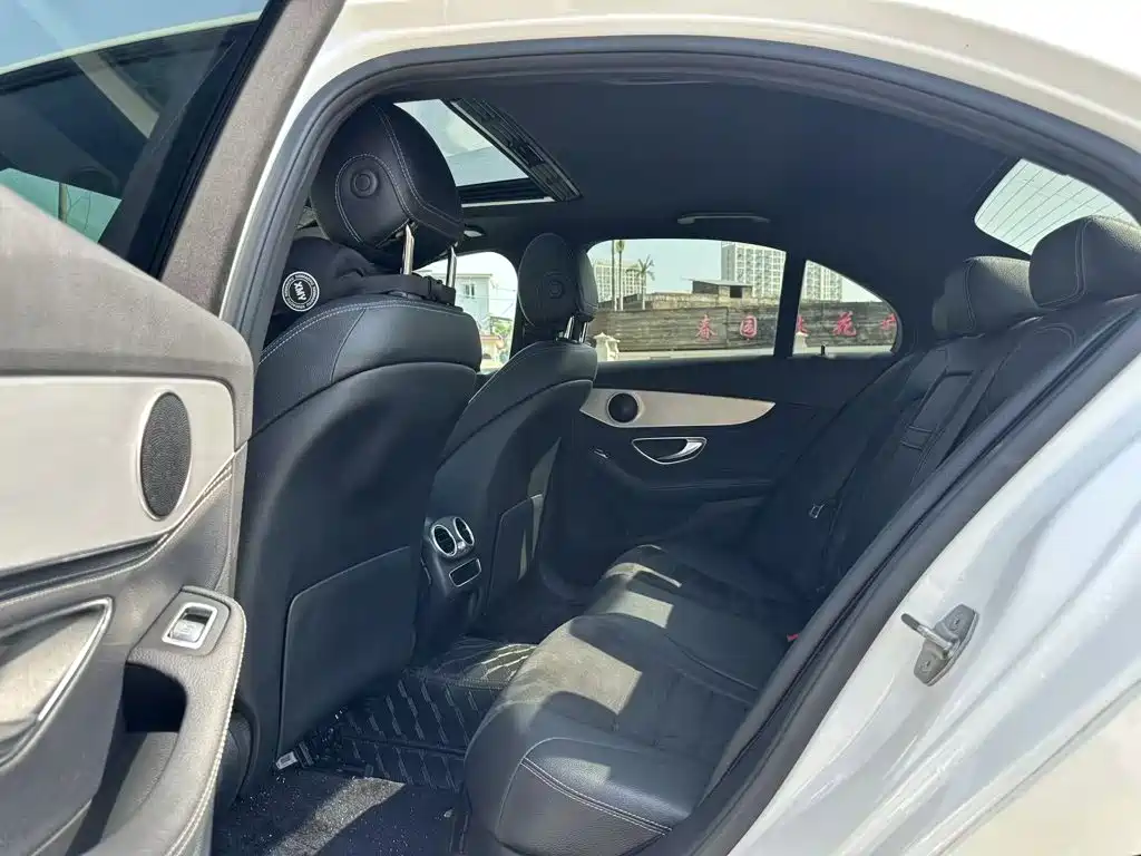 Mercedes-Benz C-Class — миниатюра 17