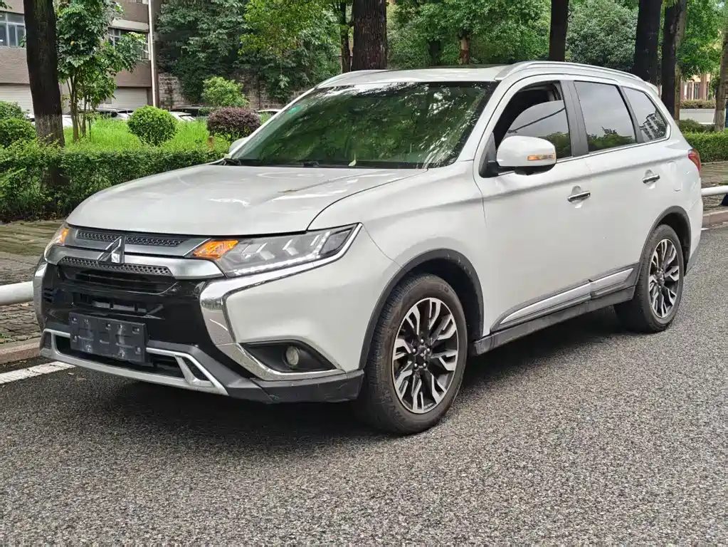 Купить Mitsubishi Outlander