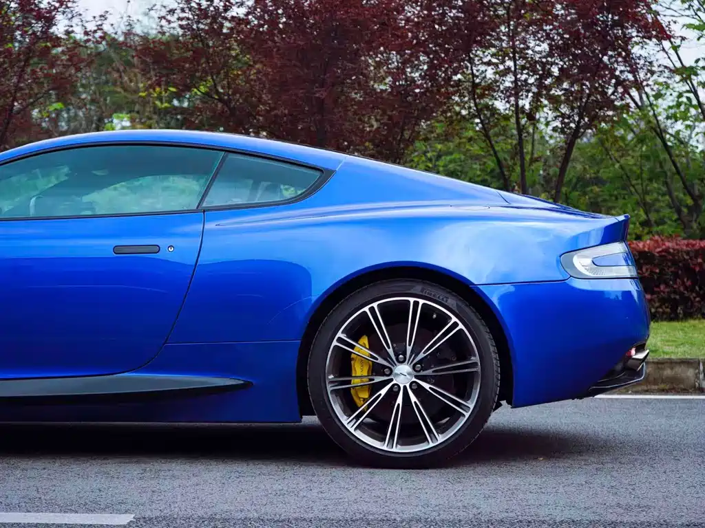 Aston Martin Virage 2012 6.0 Coupe