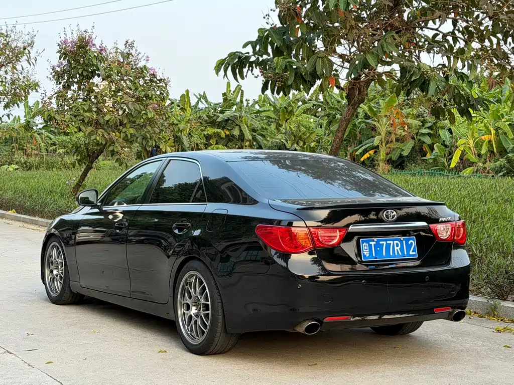 Toyota Reiz — миниатюра 3