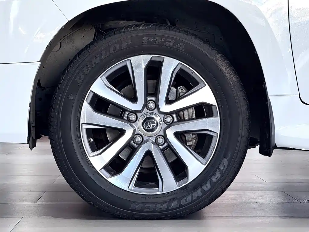 Toyota Land Cruiser 2019 5.7L