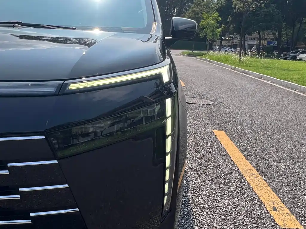 GAC Motor Trumpchi E8 PHEV — миниатюра 14