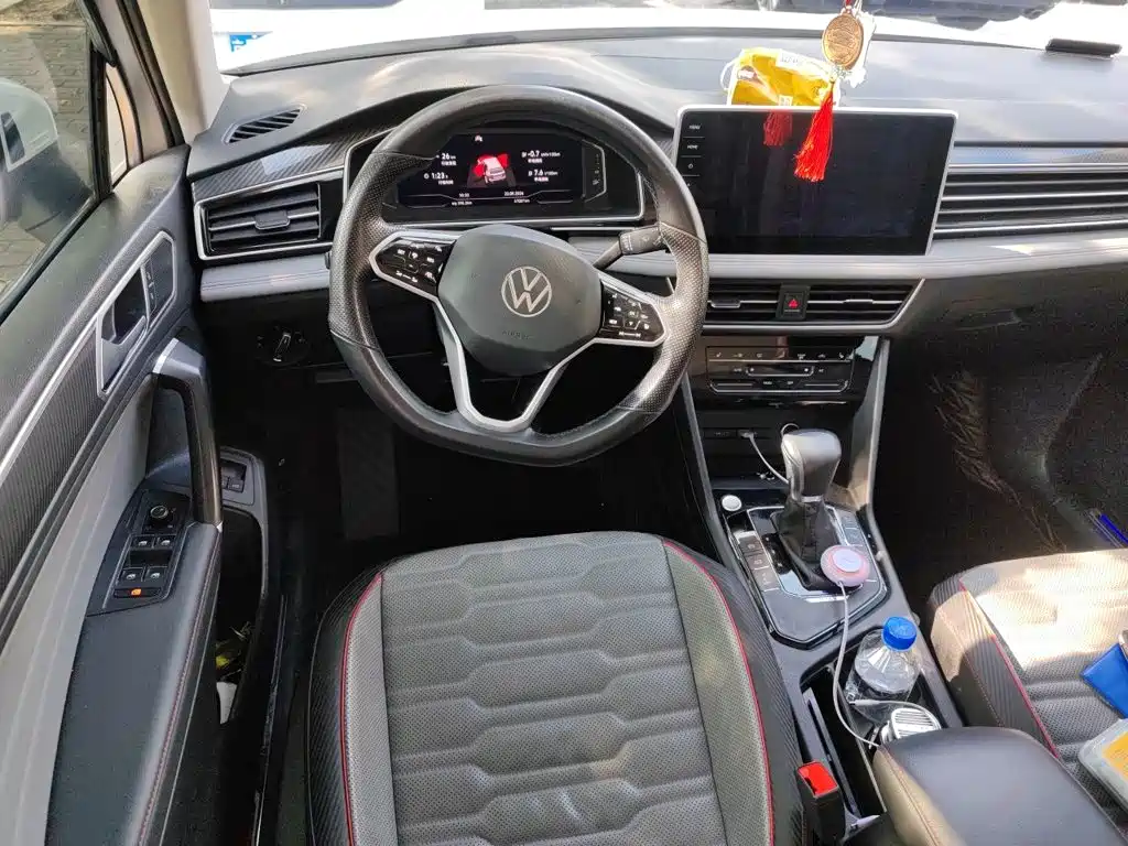 Volkswagen Tiguan L PHEV — миниатюра 11
