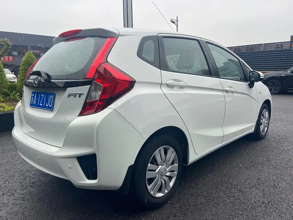 Honda Fit — миниатюра 4