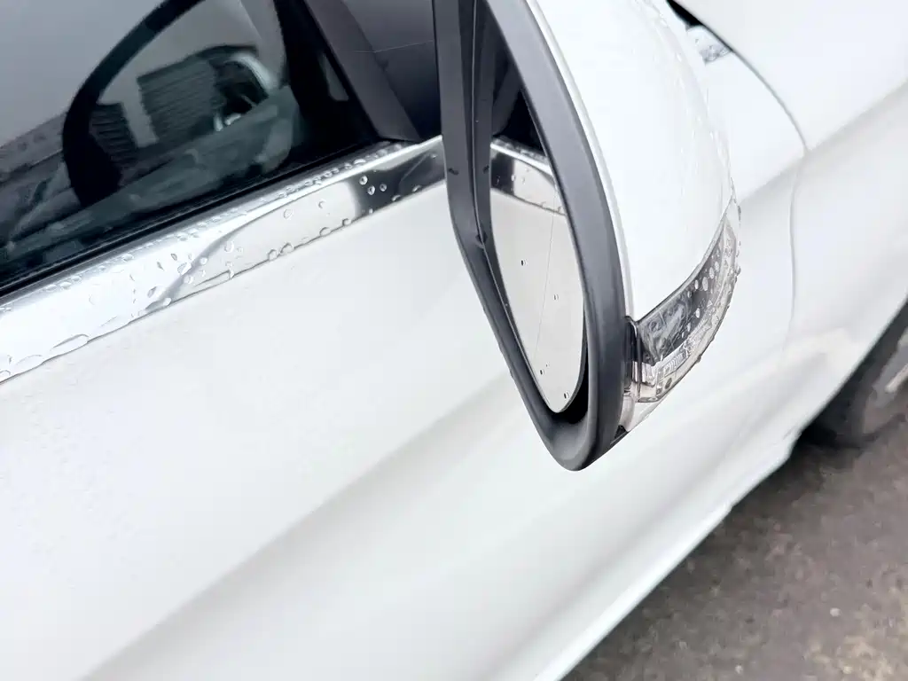 Mercedes-Benz C-Class (Import) — миниатюра 14