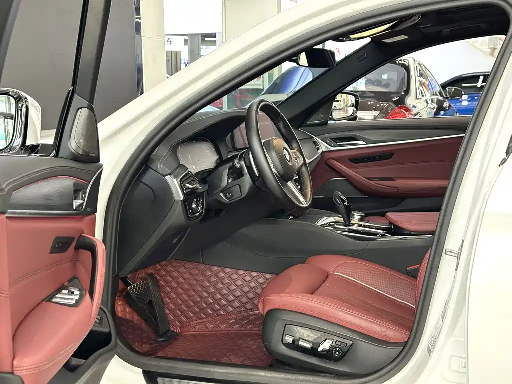 BMW 5 Series — миниатюра 6