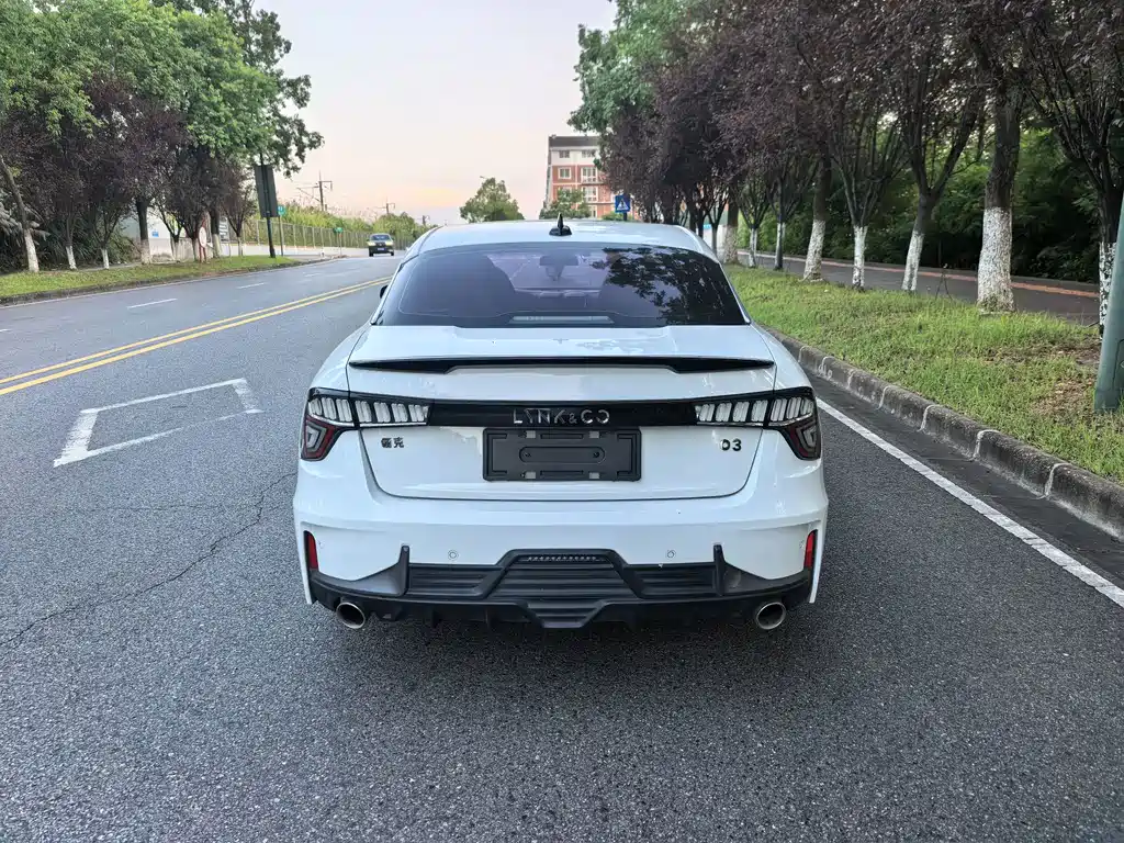 Lynk & Co 03 — миниатюра 5