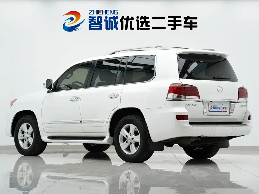 Lexus LX — миниатюра 6