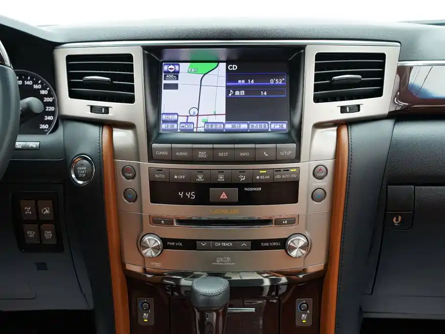 Lexus LX — миниатюра 36