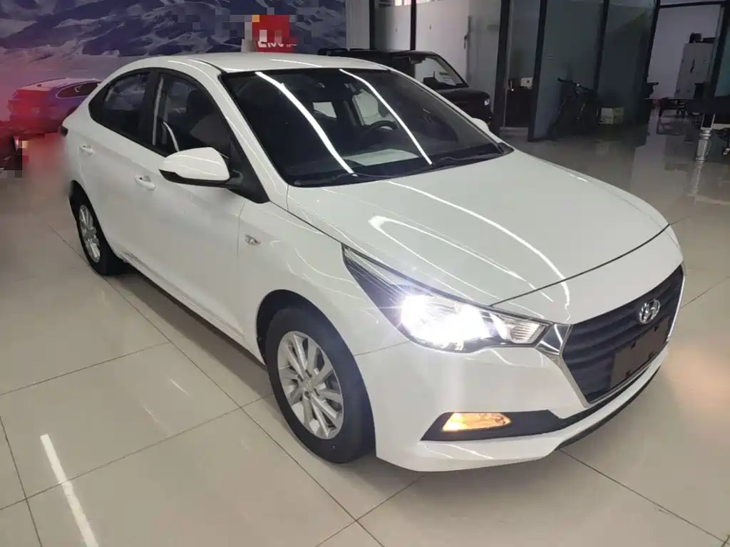 Hyundai Verna — миниатюра 4