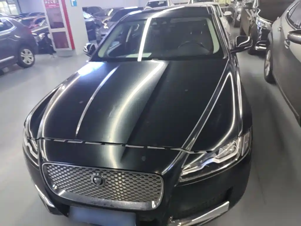 Jaguar XFL — миниатюра 3