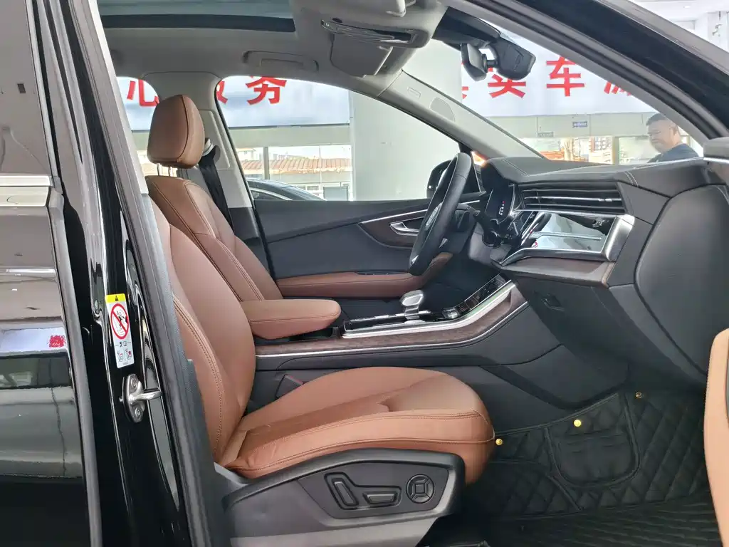 Audi Q7 — миниатюра 6