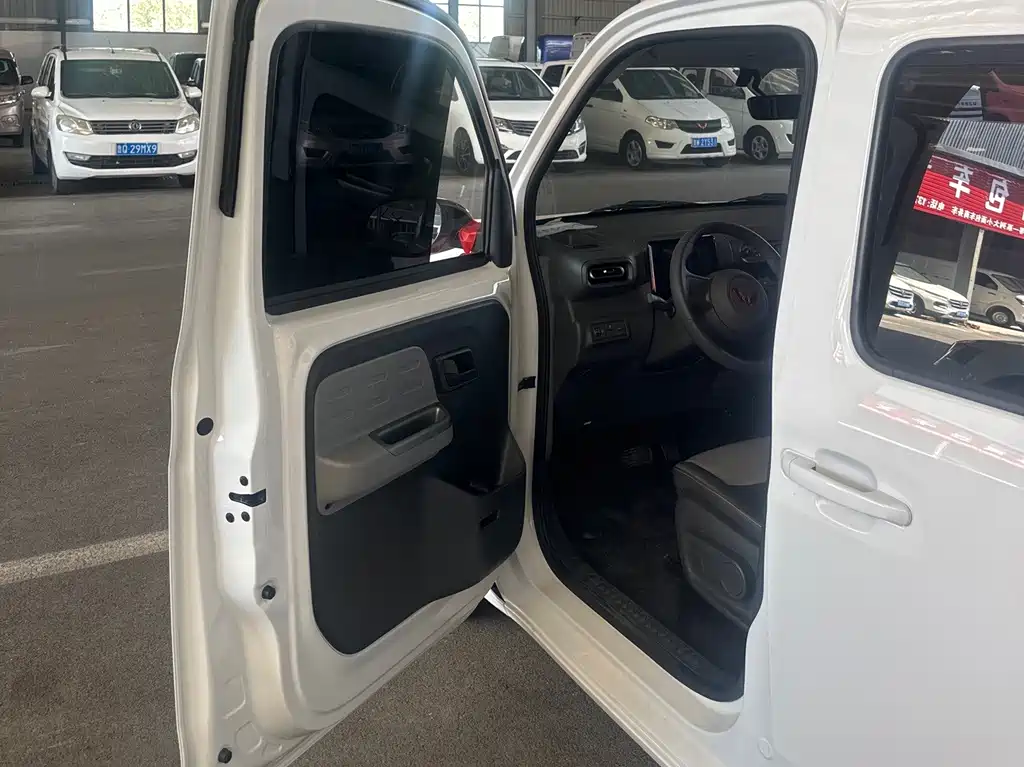 Wuling Zhiguang EV — миниатюра 8