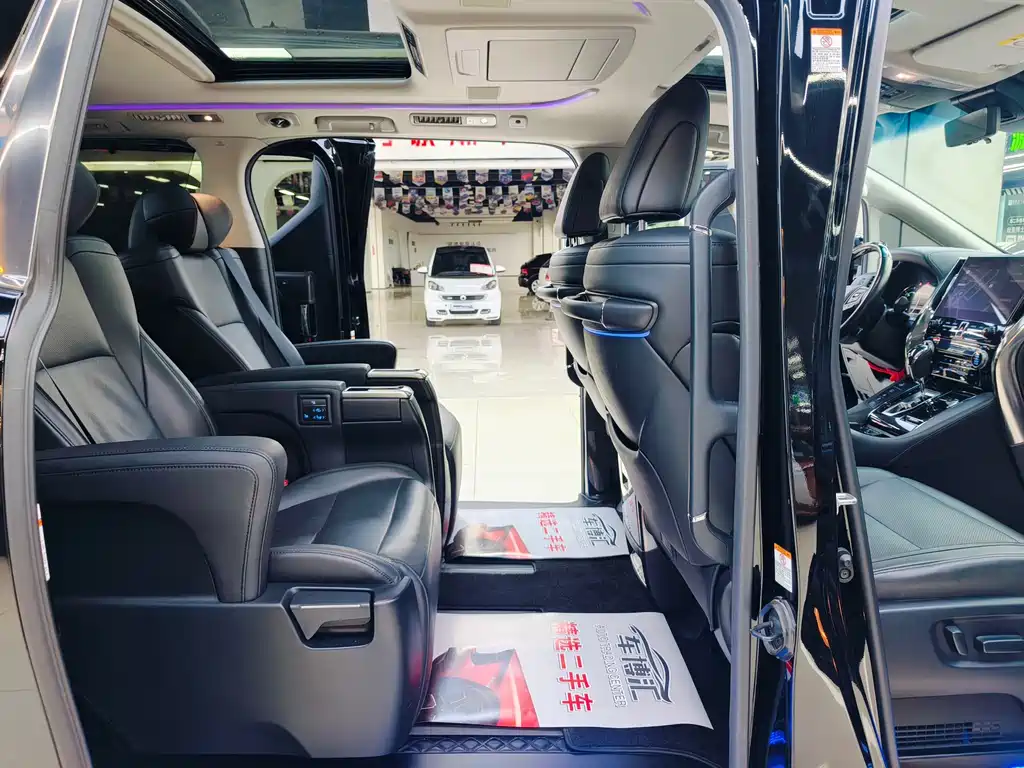 Toyota Vellfire — фотографии объявления, Фото 11
