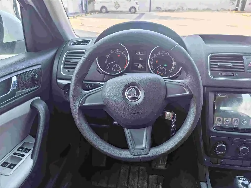 Skoda Yeti — миниатюра 12