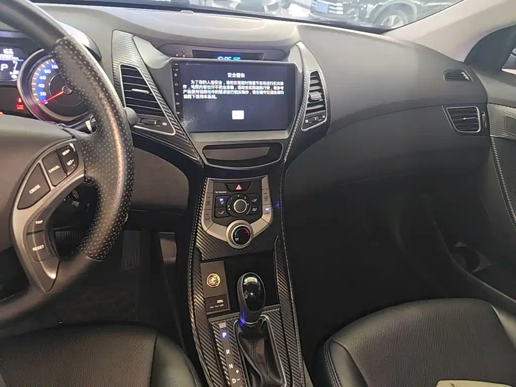Hyundai Elantra Langdong — миниатюра 10