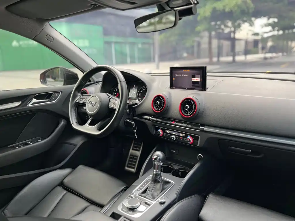 Audi A3 2019 Limousine 40 TFSI Sport V