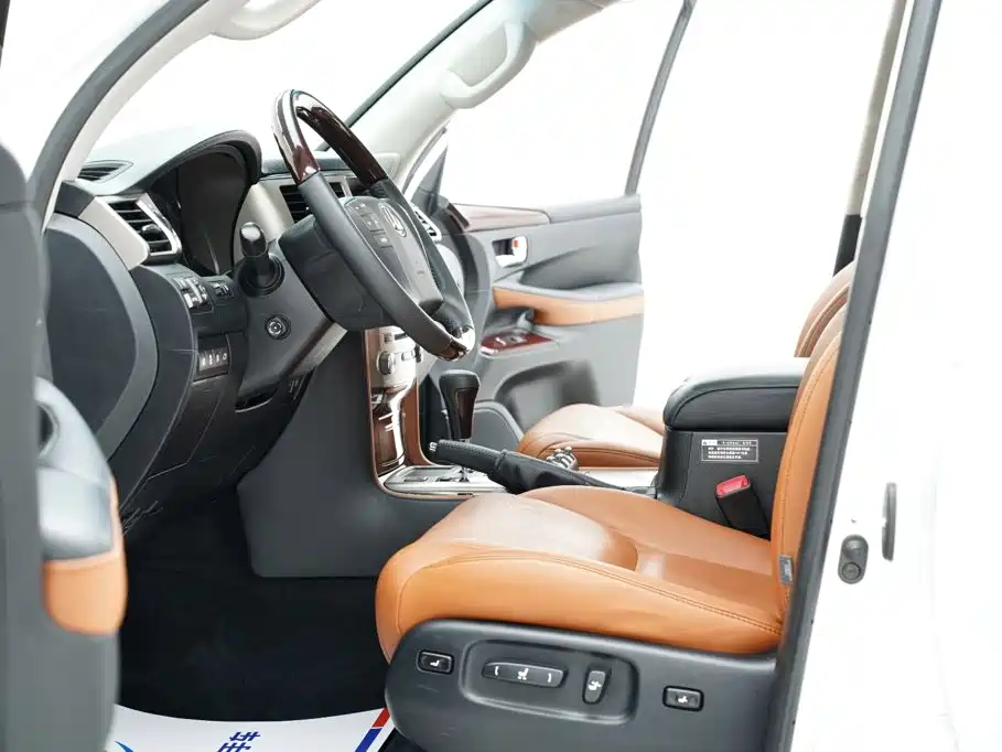 Lexus LX — миниатюра 9