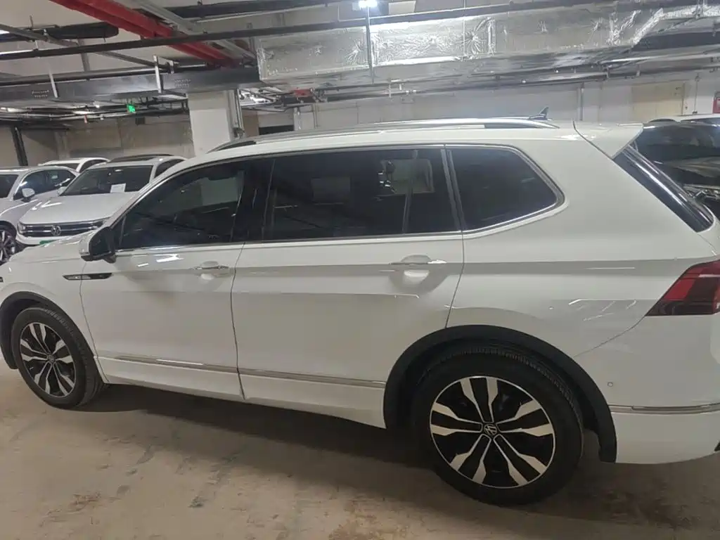 Volkswagen Tiguan L — миниатюра 4